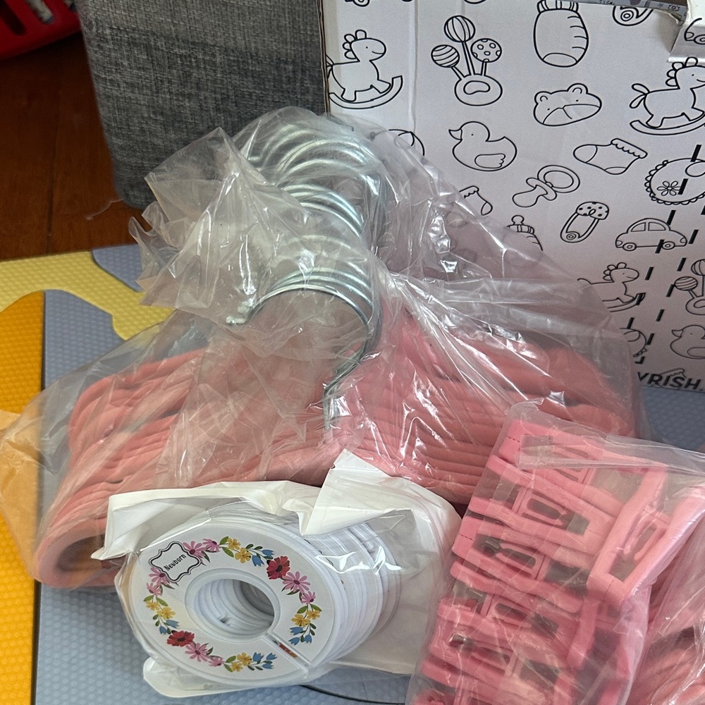 Pink Velvet Hangers Set - Picture 5 of 5